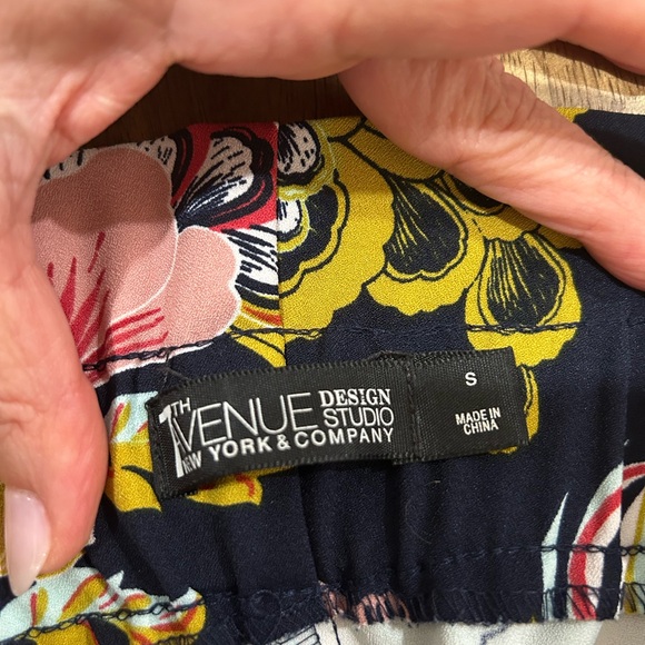 Floral Wide-Leg Pants - Picture 5 of 9